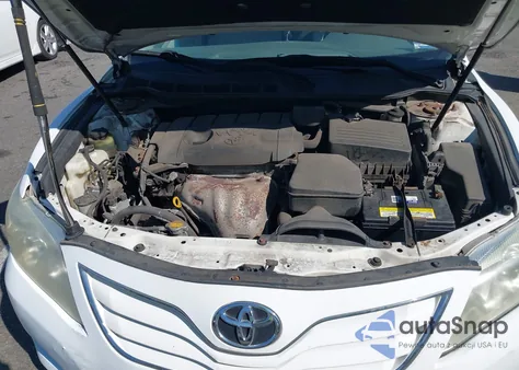 2011 Toyota Camry Le from USA, damaged, VIN 4T1BF3EK3BU686089